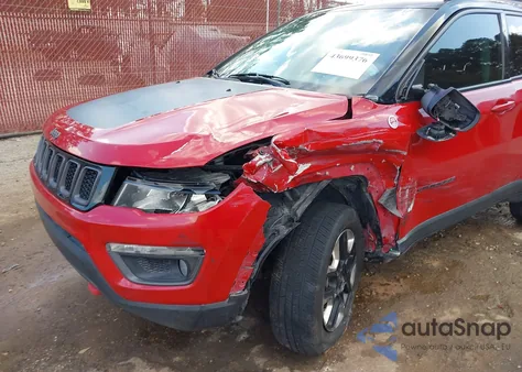 2018 Jeep Compass Trailhawk 4X4 из США, поврежденный, VIN 3C4NJDDB2JT419428